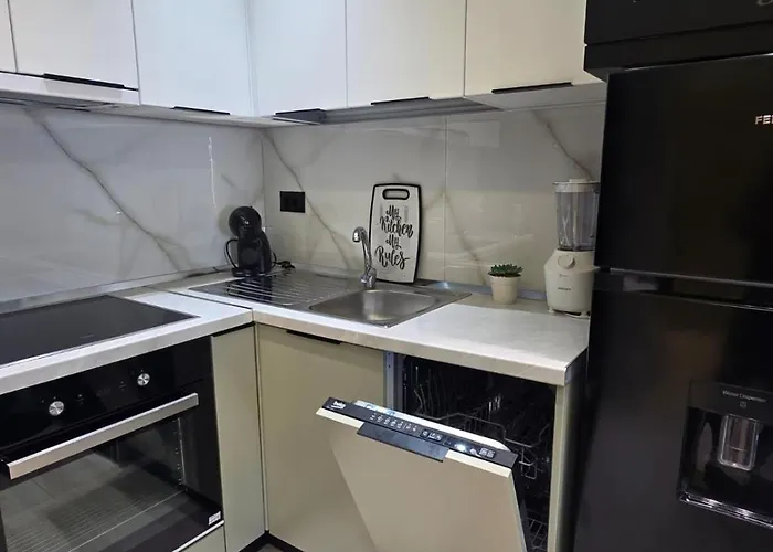 Marevista Escape * Golem (Tirana)