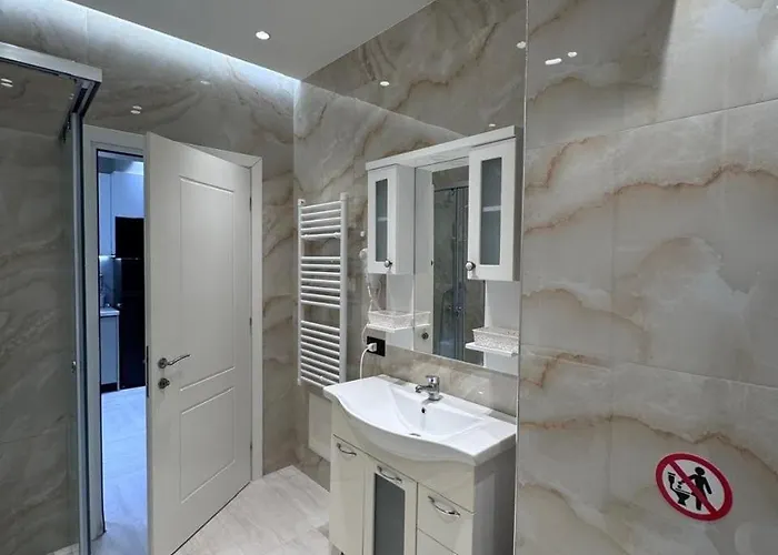 Marevista Escape * Golem (Tirana)